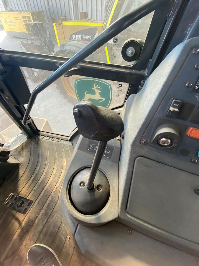 Used 2021 john deree 310L