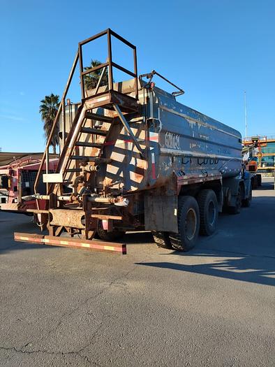 Usado 2015 CAMION ALJIBE MACK GU813 30.000 LITROS