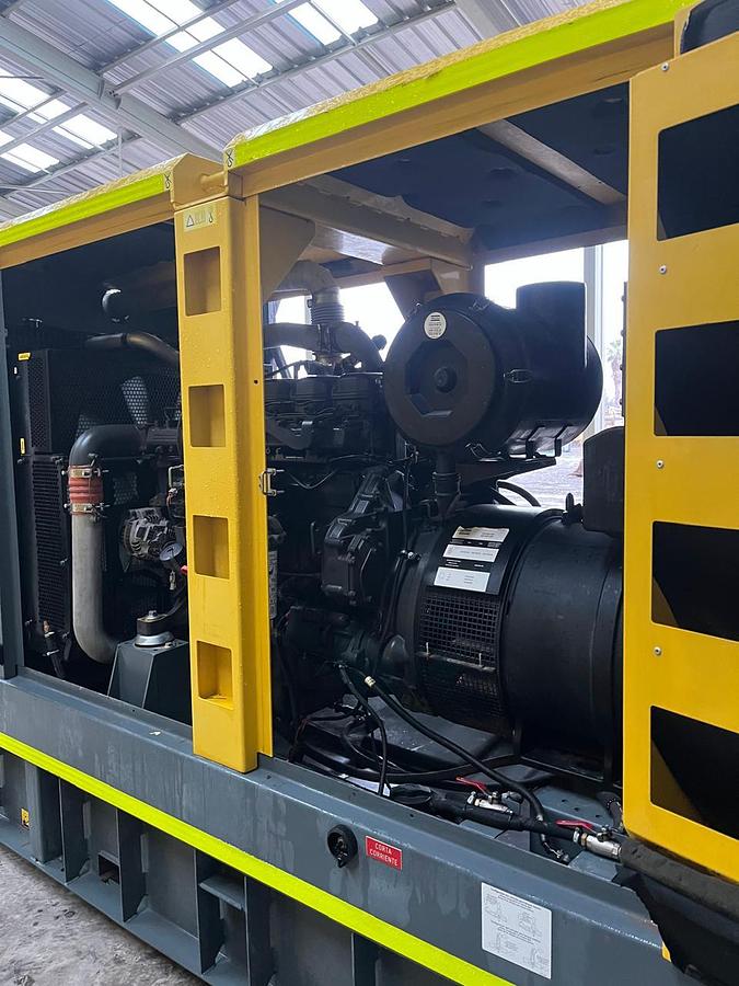 Usado Generador Insonorizado 305 Kva Atlas Copco