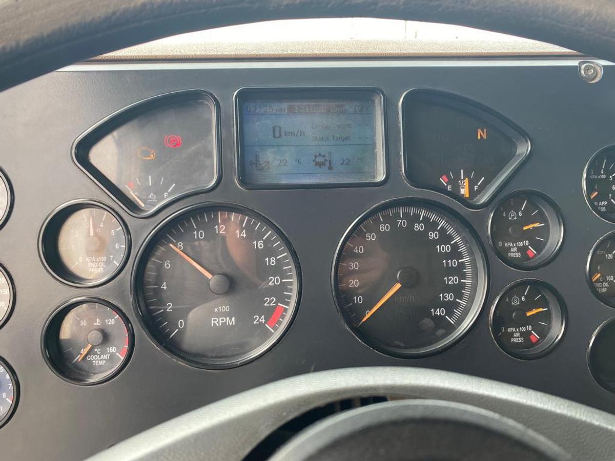 Usado CAMION TOLVA MACK GU813 6X4