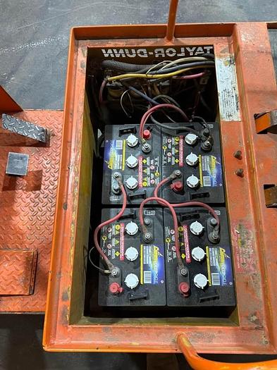 Used Taylor Dunn SS-536 With Steering Wheel