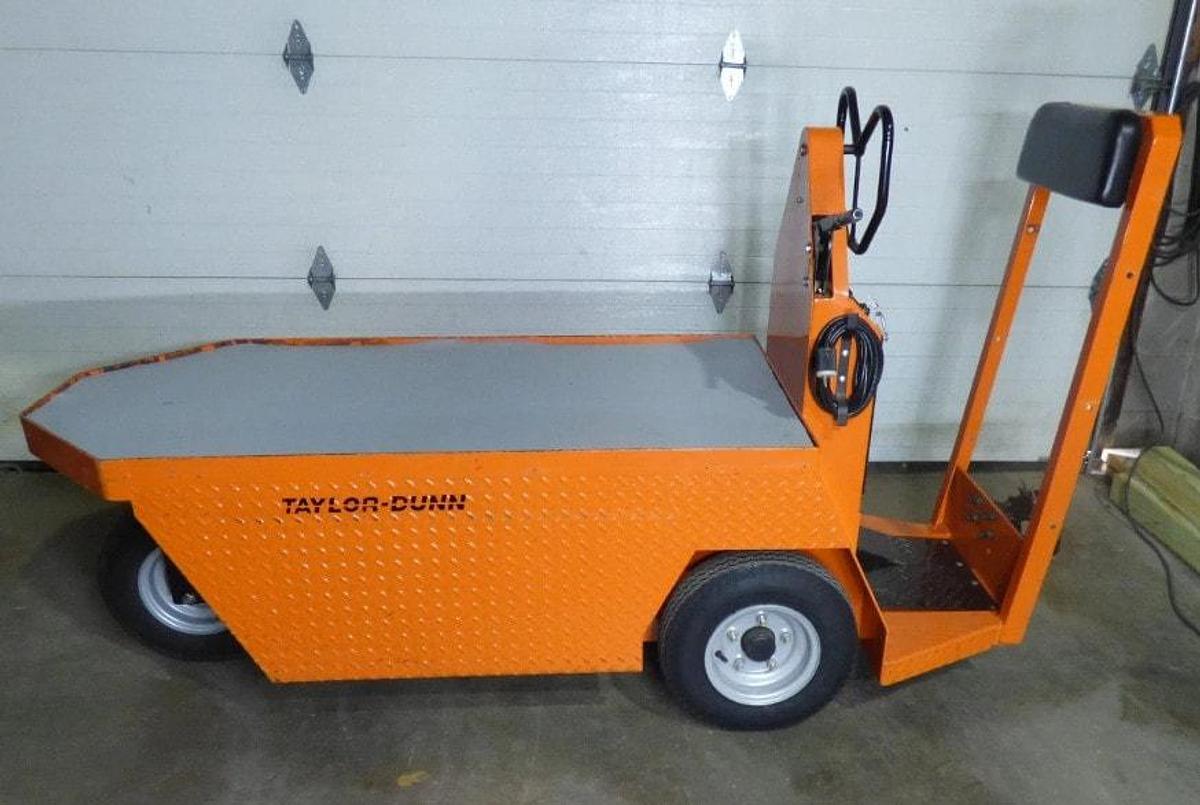 Used Taylor Dunn SC100 Stock Chaser