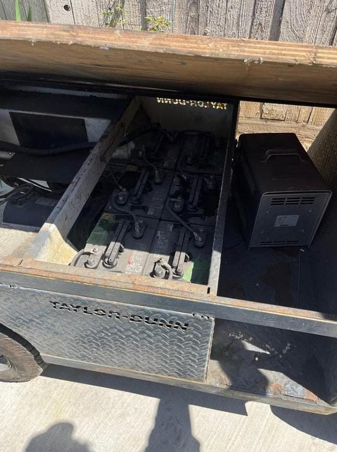 Used 2005 Taylor Dunn Flatbed