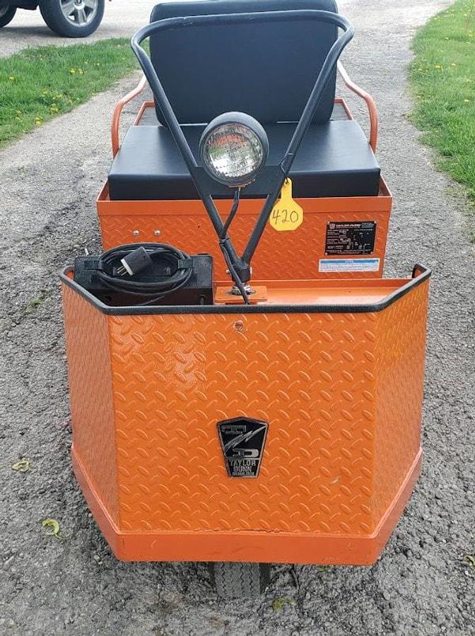 Used 2019 Taylor Dunn SS536