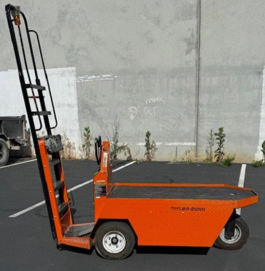 Used Taylor Dunn SC-100 Stock Chaser