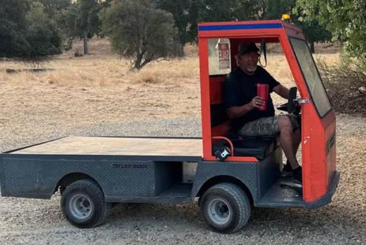 Used 2005 Taylor Dunn Flatbed