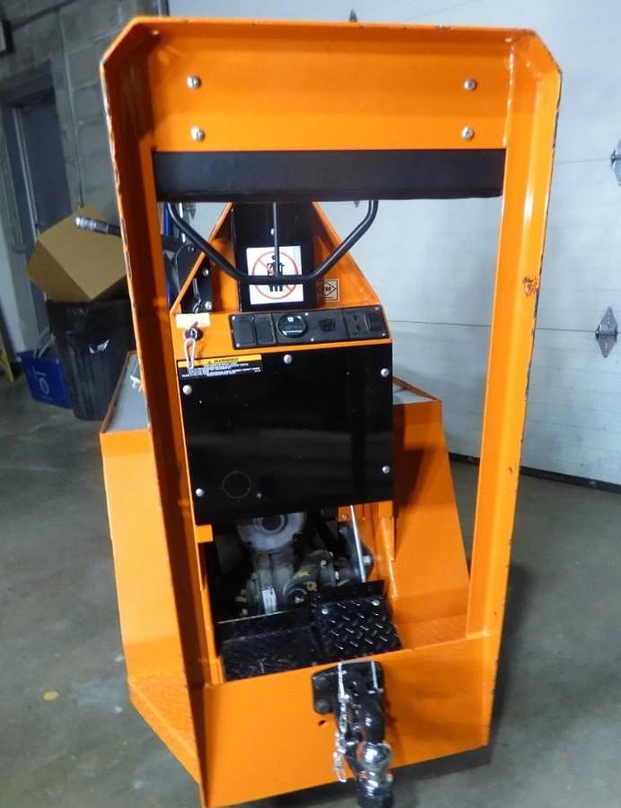 Used Taylor Dunn SC100 Stock Chaser
