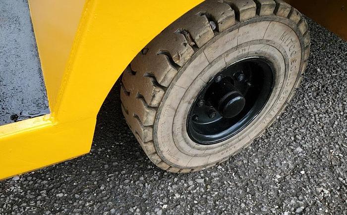 Used 2017 Taylor Dunn B5-440 Bigfoot