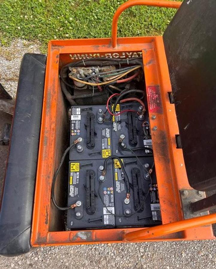 Used 2007 Taylor Dunn Minute Miser Step Saver