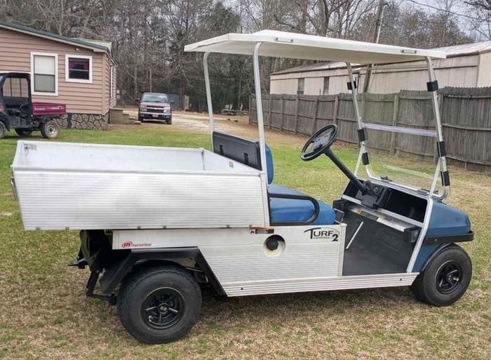 Used 2010 Club Car Turf 2 Carryall