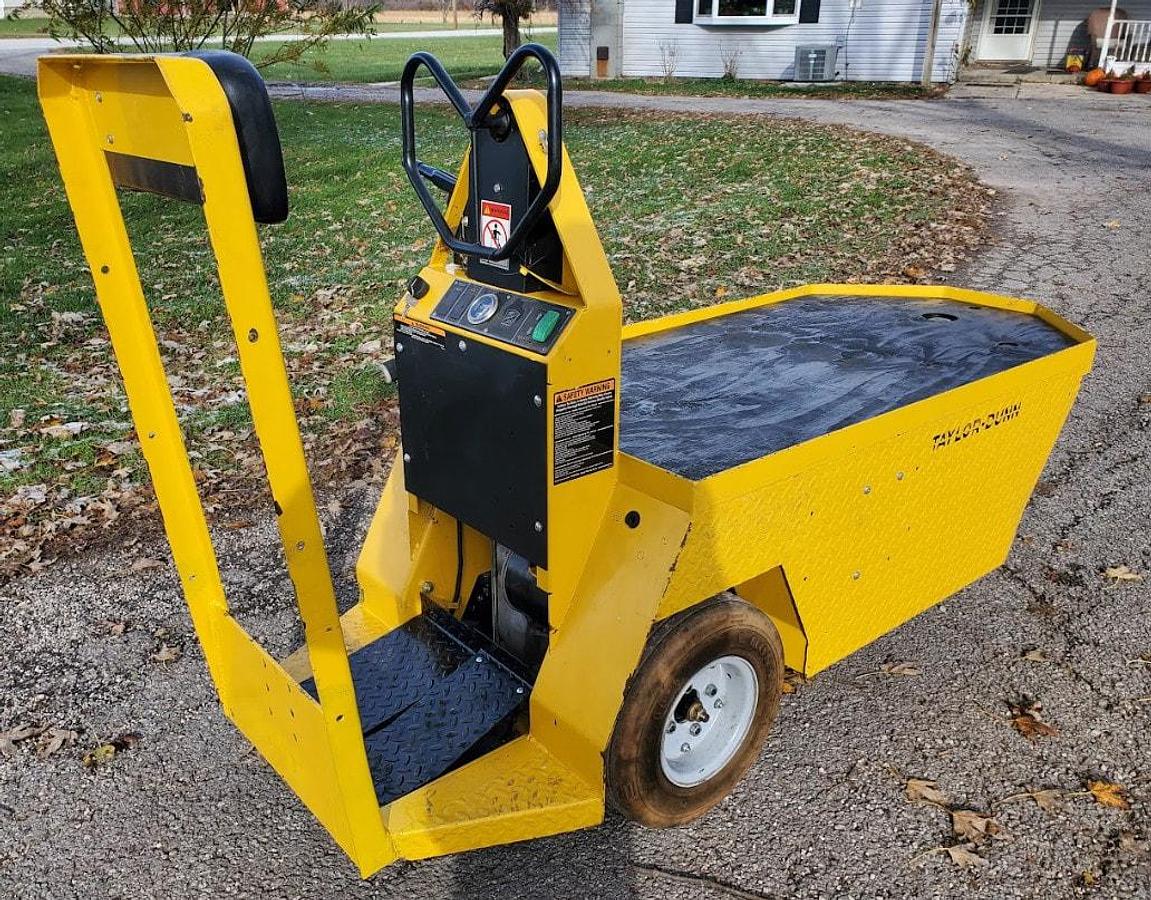 Used 2012 Taylor Dunn SC090 Stock Chaser