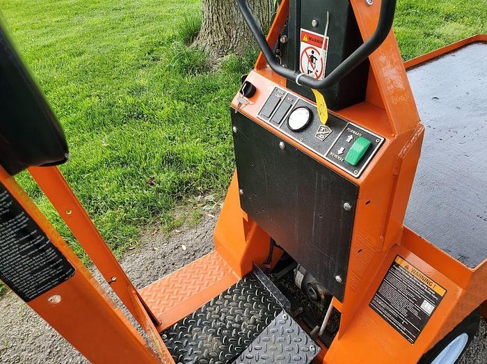 Used 2014 Taylor Dunn SC100