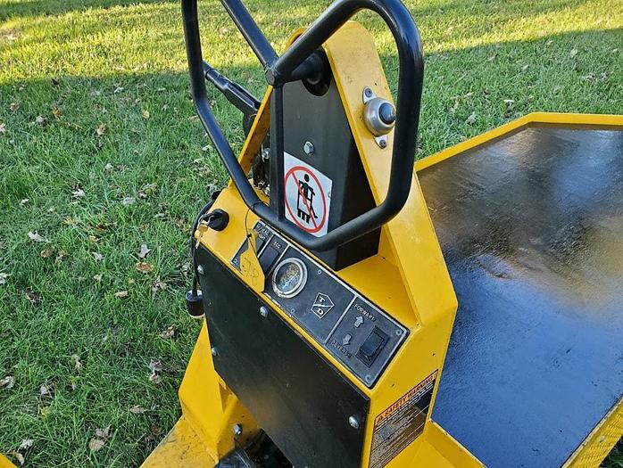 Used 2008 Taylor Dunn SC090