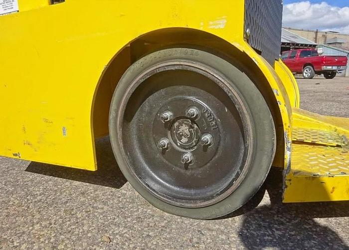 Used Taylor Dunn Tow Tractor E0-034-51