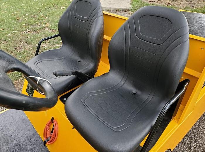 Used 2017 Taylor Dunn B5-440 Bigfoot