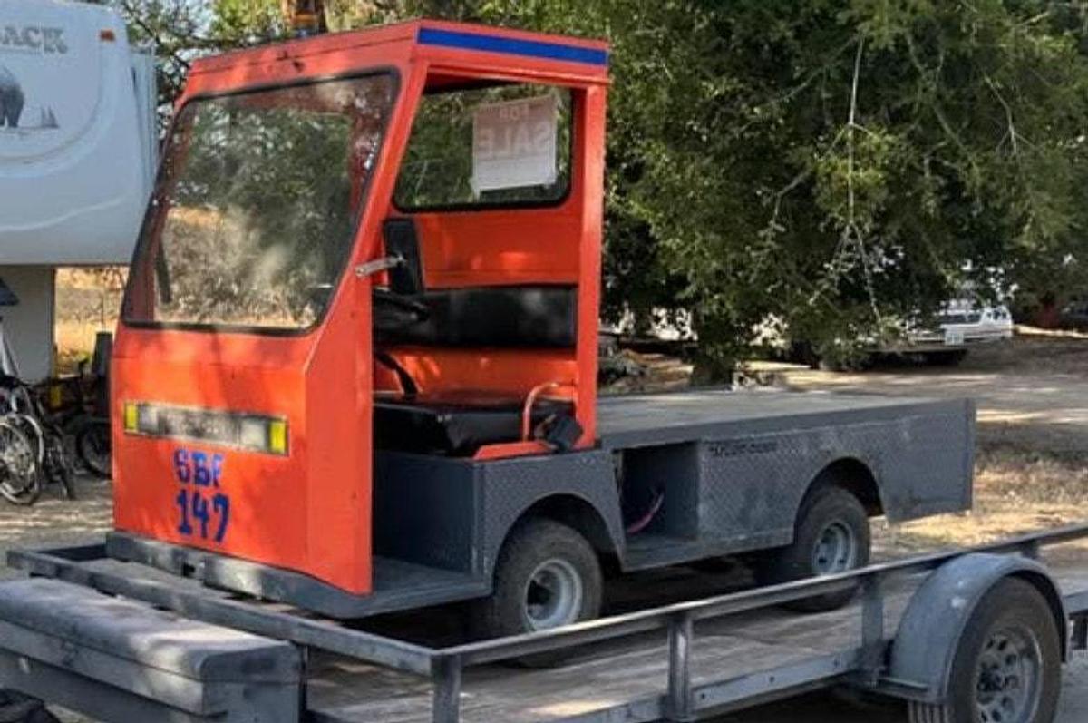 Used 2005 Taylor Dunn Flatbed