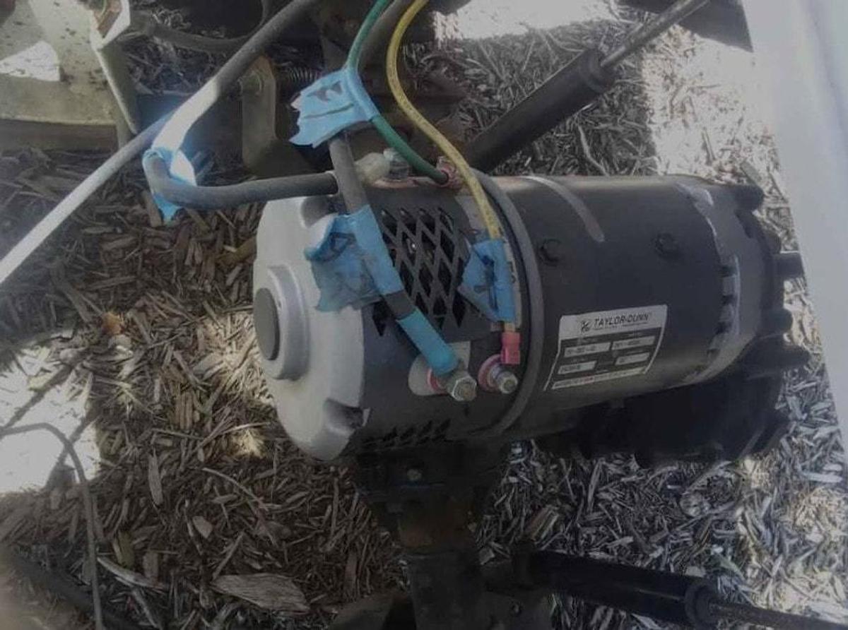 Used 2011 Taylor Dunn BT-280-36 - 6-8 Passenger