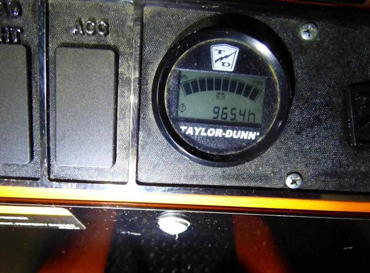 Used Taylor Dunn SC100 Stock Chaser