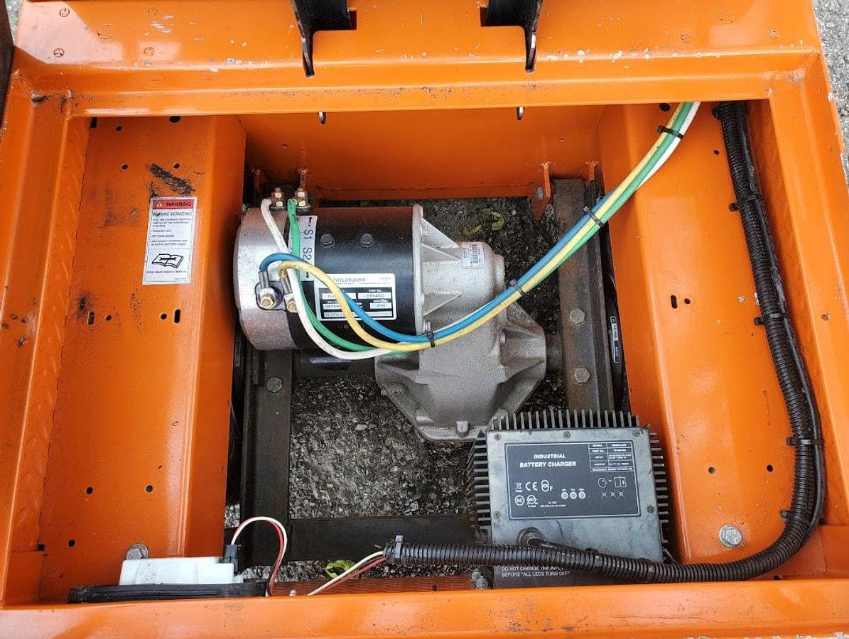 Used 2019 Taylor Dunn SS536