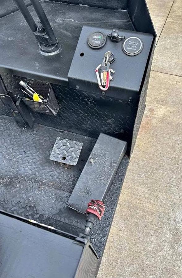 Used EVI Personnel Cart