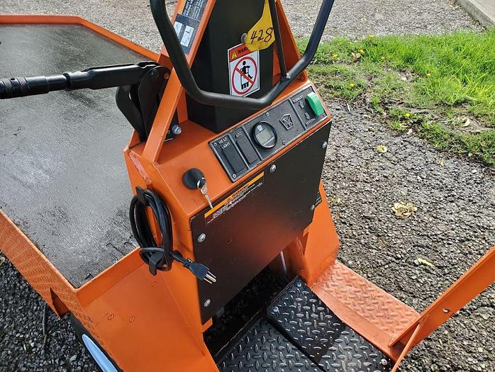 Used 2014 Taylor Dunn SC100