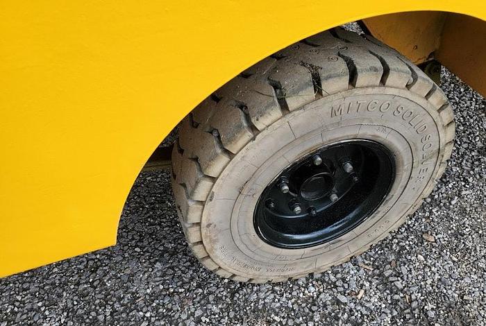 Used 2017 Taylor Dunn B5-440 Bigfoot