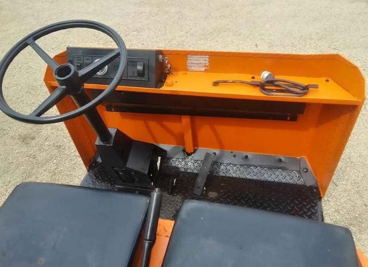 Used 2001 Taylor Dunn B2-10 Burden Carrier