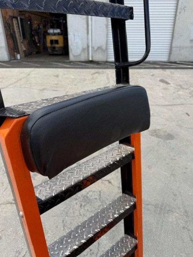 Used Taylor Dunn SC-100 Stock Chaser