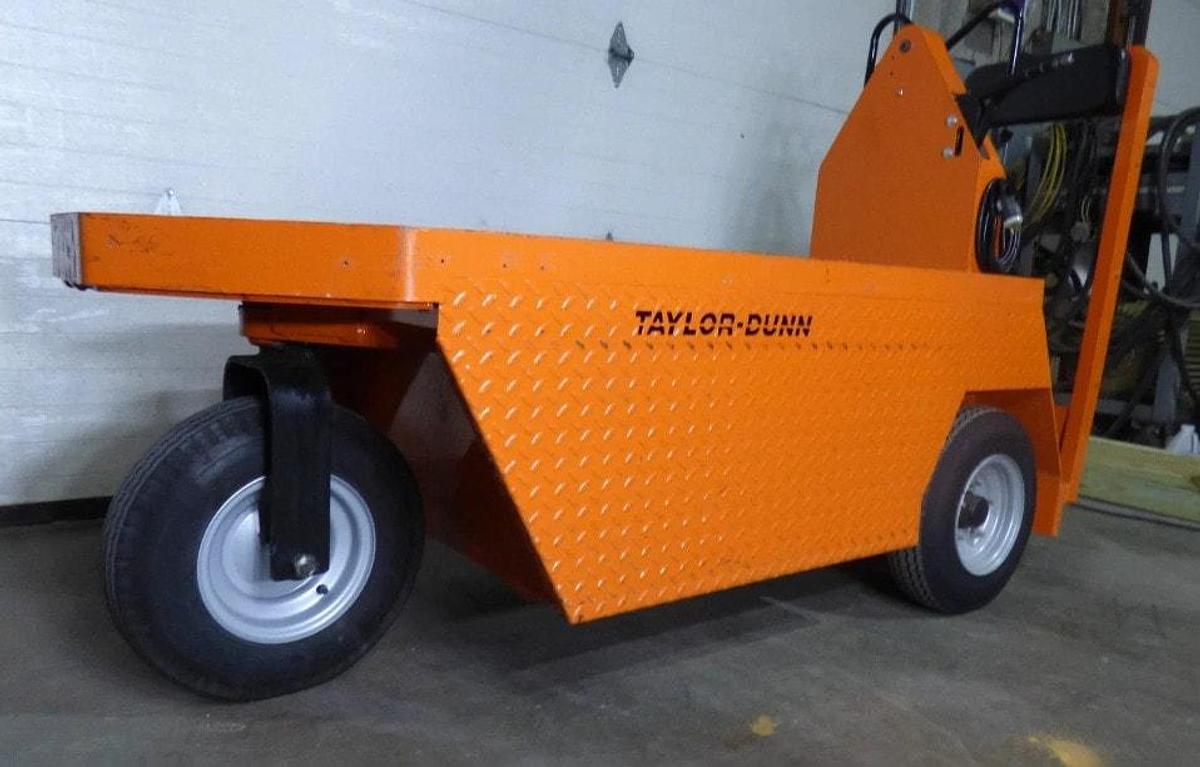 Used Taylor Dunn SC100 Stock Chaser