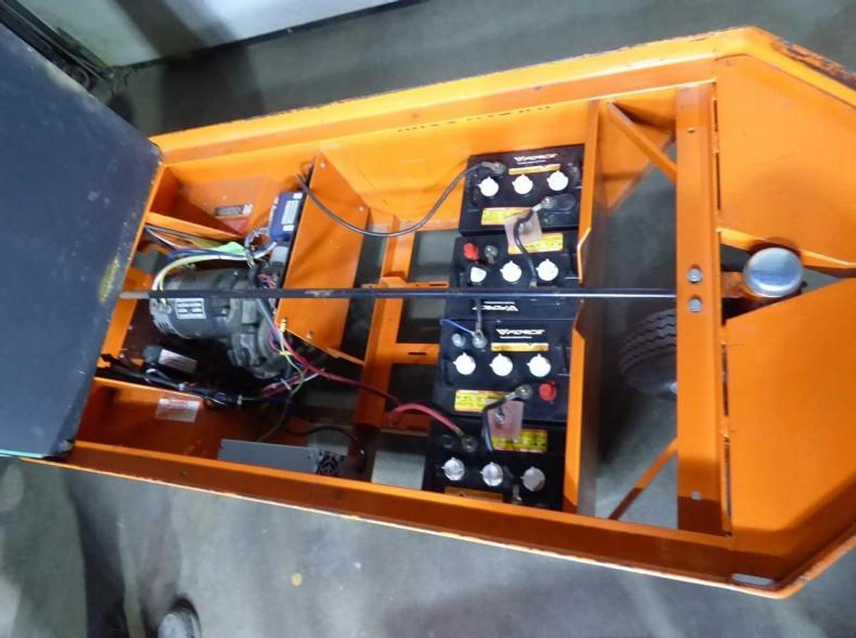 Used Taylor Dunn SC100 Stock Chaser