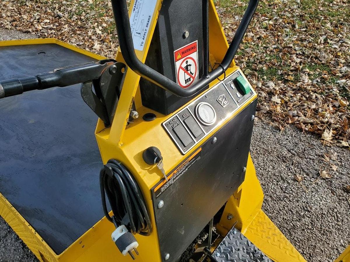 Used 2012 Taylor Dunn SC090 Stock Chaser