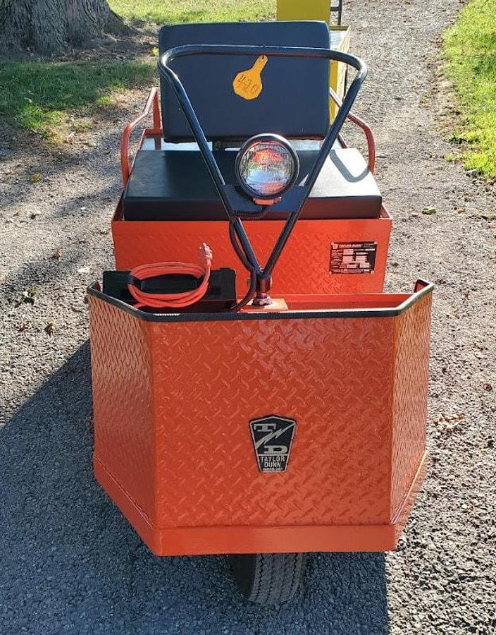 Used 2007 Taylor Dunn SS536 Step Saver