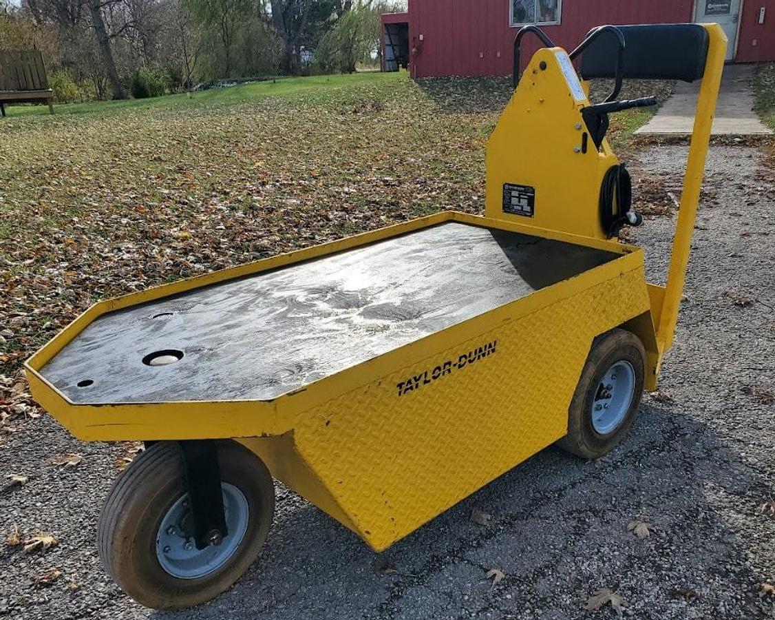 Used 2012 Taylor Dunn SC090 Stock Chaser