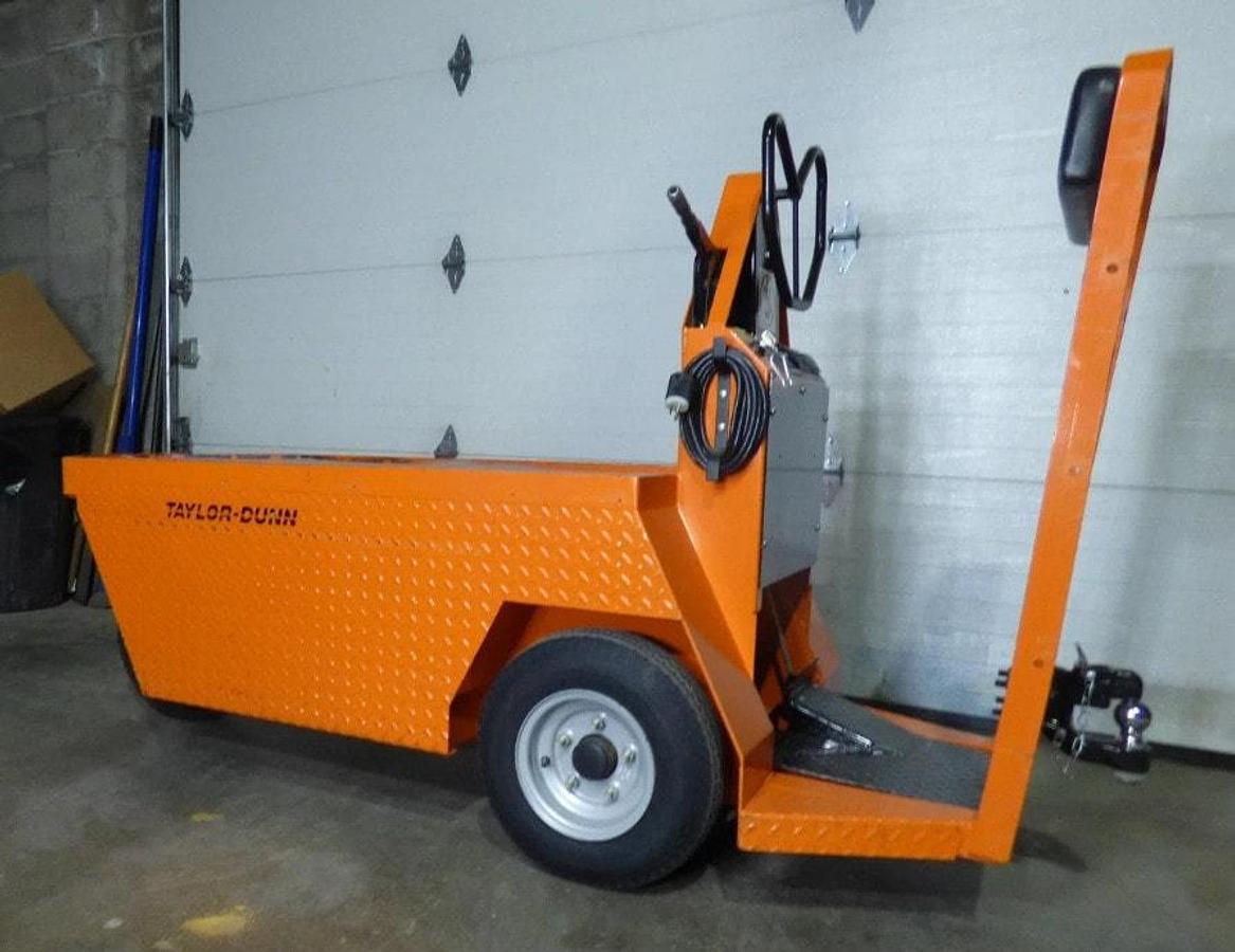 Used Taylor Dunn SC100 Stock Chaser