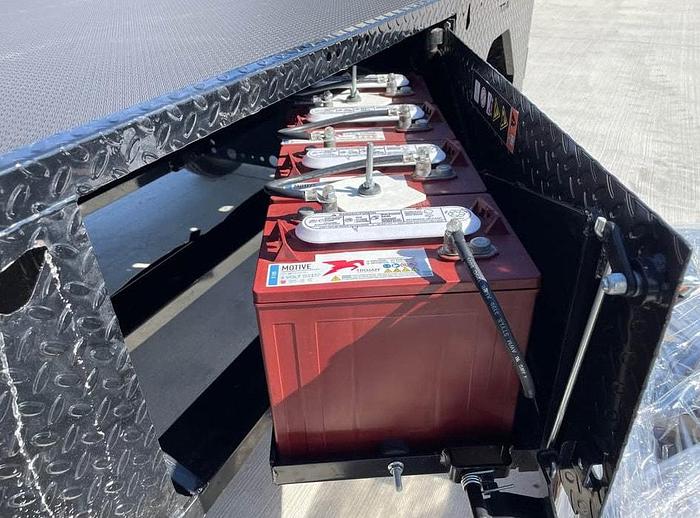 Used 2024 Cushman Titan - 2 Passenger