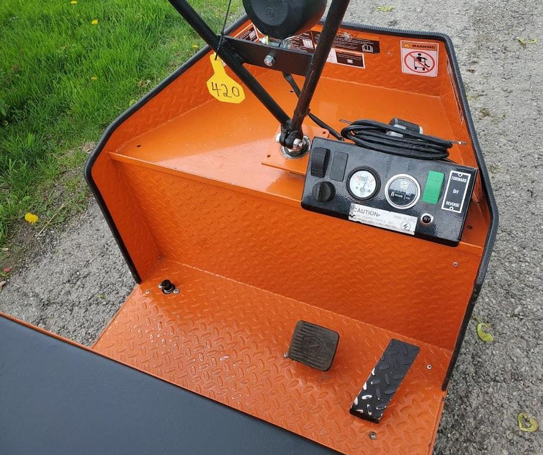 Used 2019 Taylor Dunn SS536