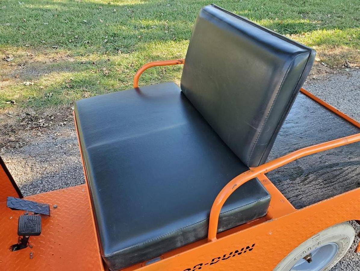 Used 2021 Taylor Dunn SS536 Step Saver