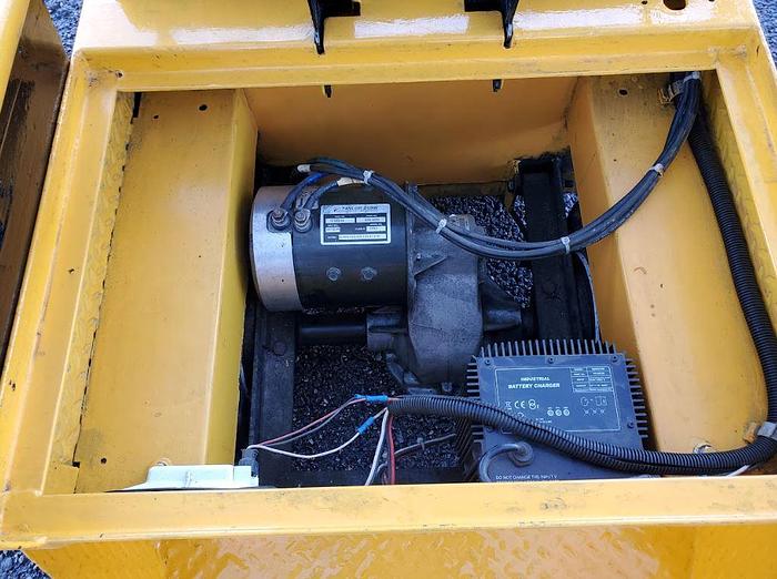 Used 2007 Taylor Dunn SS546