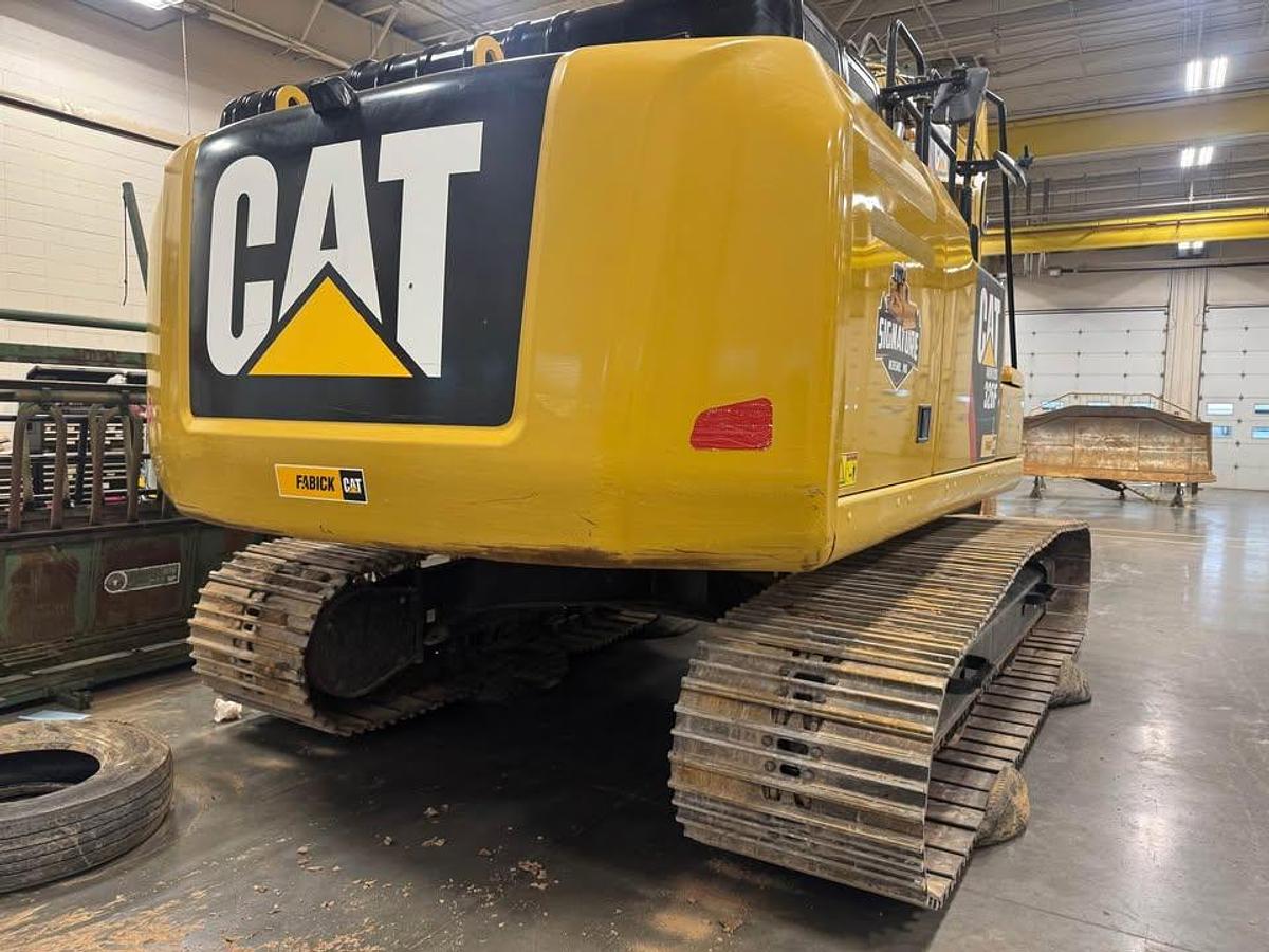 Used 2019 Caterpillar 326FL