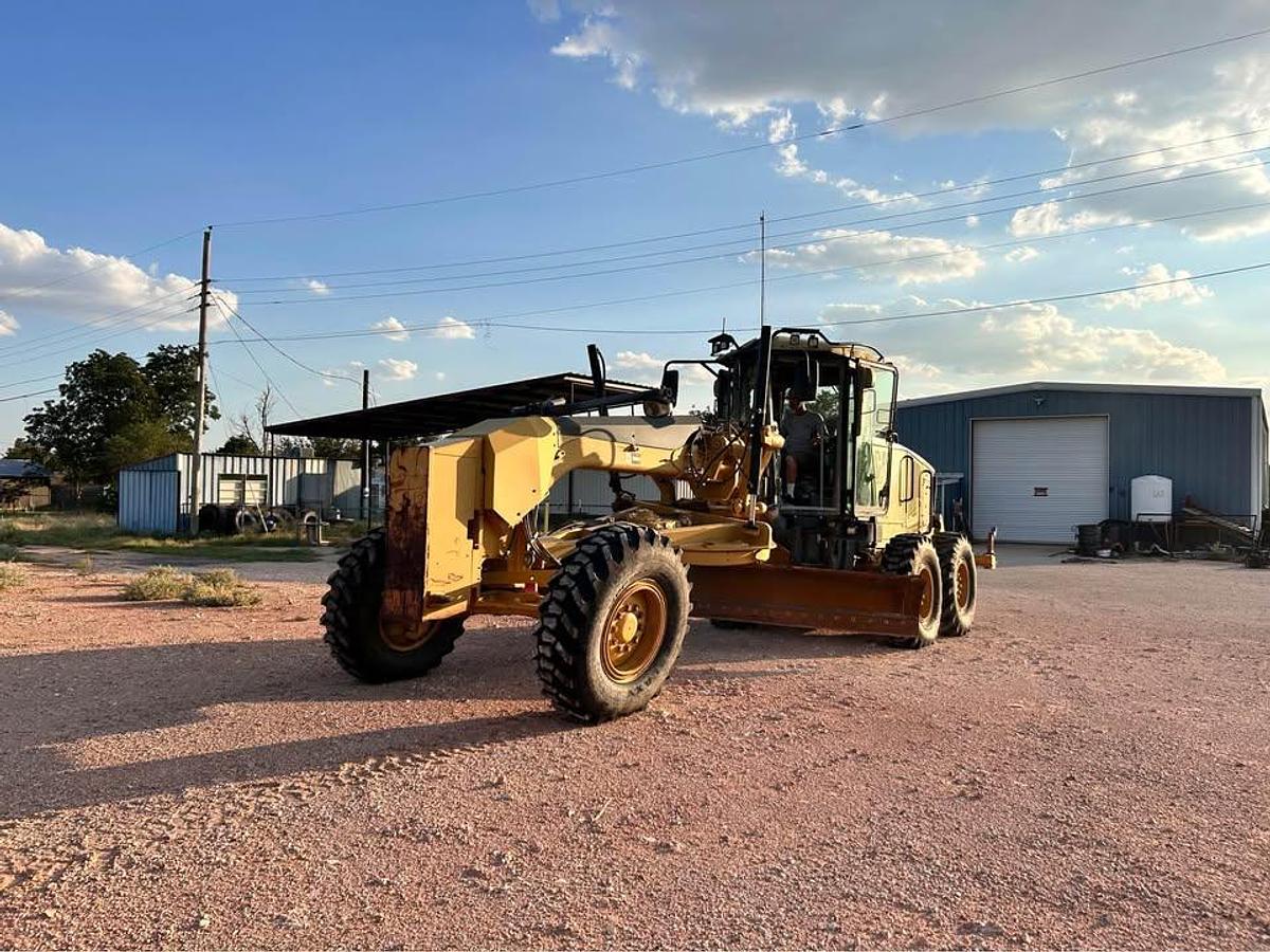 Used 2012 Caterpillar 140M