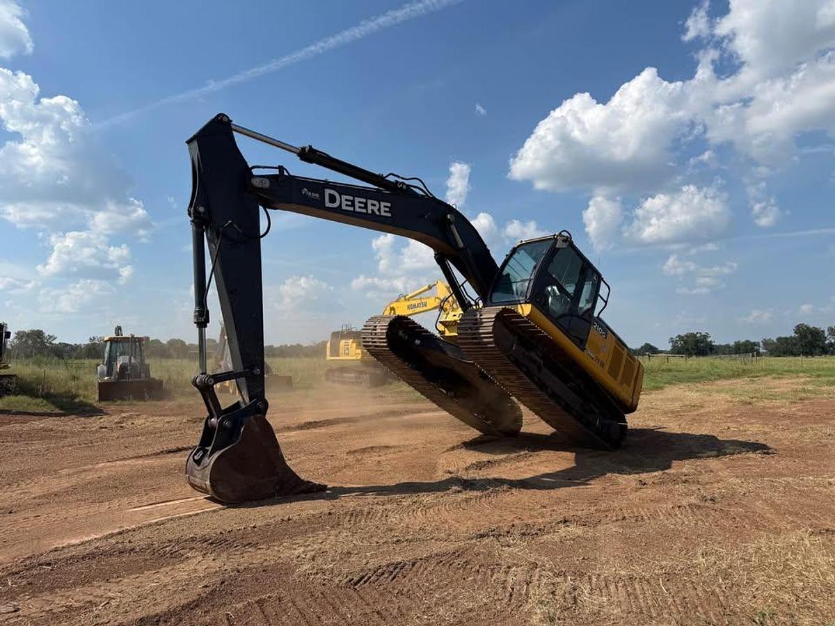 Used 2019 John Deere 210G LC