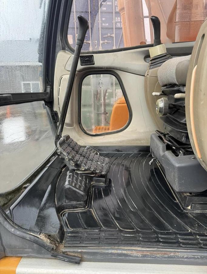 Used 2005 Case CX130