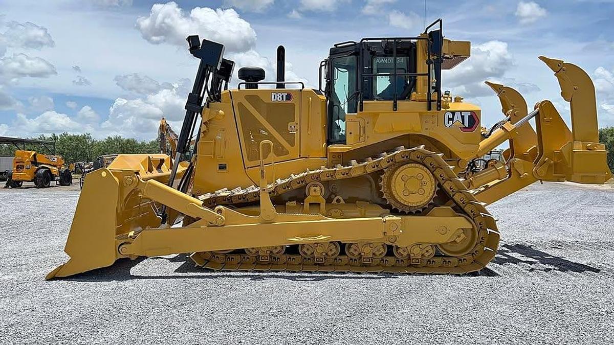 Used 2022 Caterpillar D8T LGP