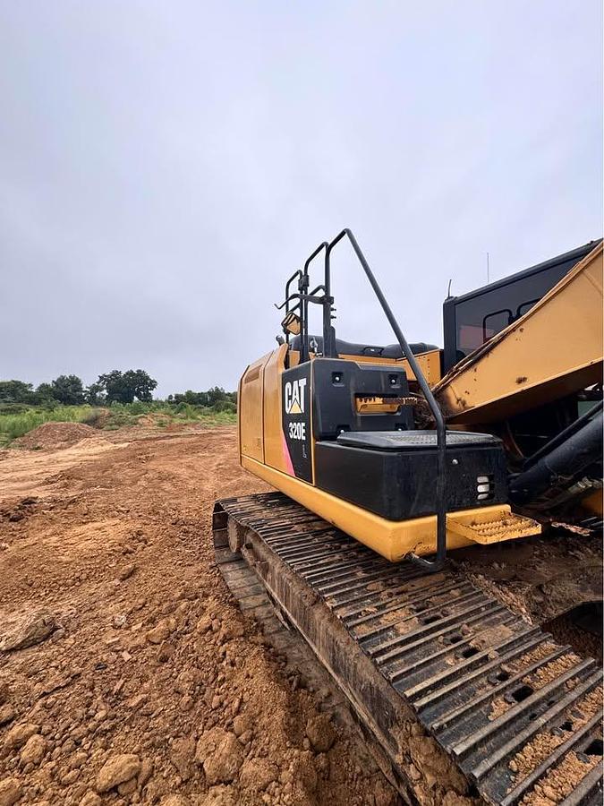 Used 2014 Caterpillar 320E