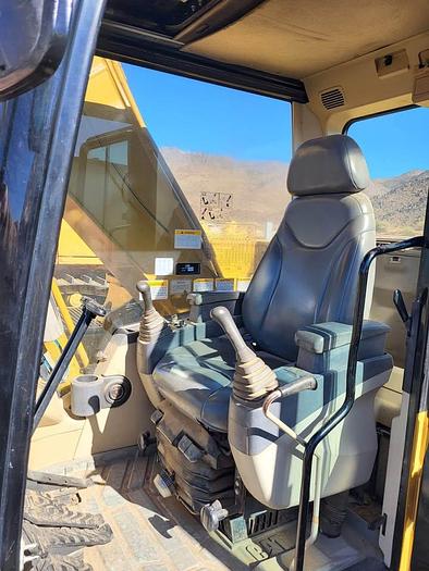 Used 2005 Caterpillar 320 C