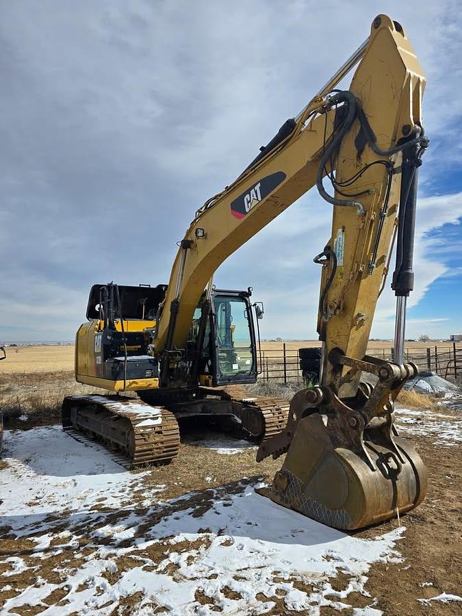 Used 2014 Caterpillar 320EL