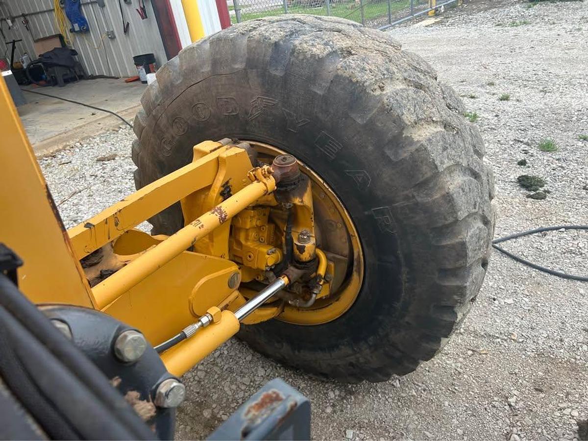 Used 2011 John Deere 772GP