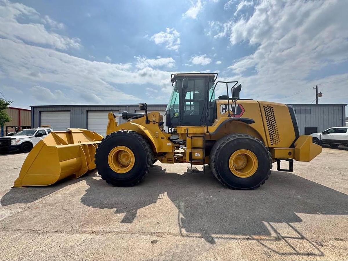 Used 2014 Caterpillar 972K