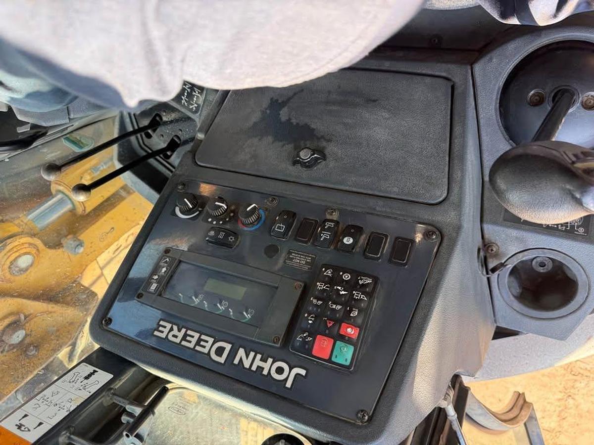 Used 2016 John Deere 710L