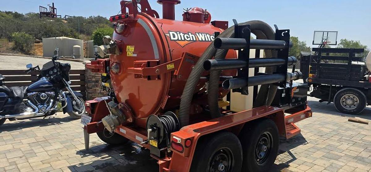 Used 2019 Ditch Witch FXT500 Vacuum Excavator